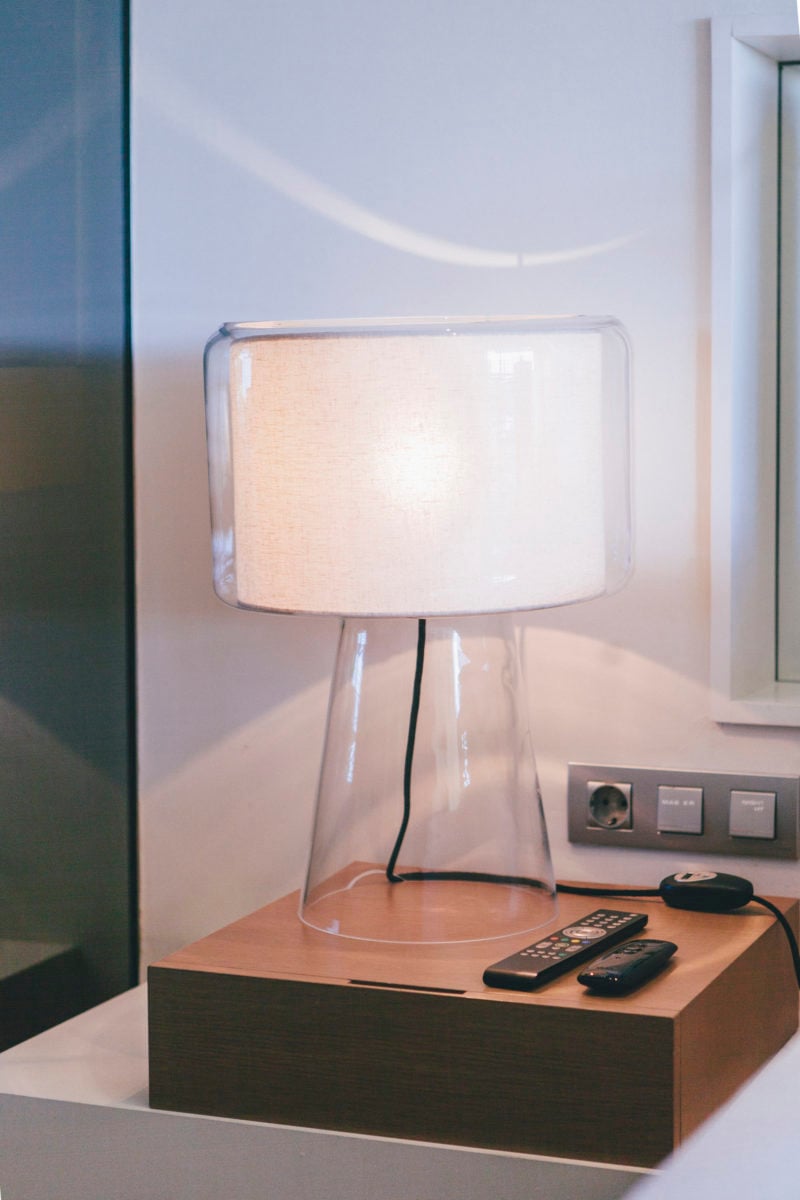Lampe de bureau en verre soufflé blanc 41cm Mercer - Marset